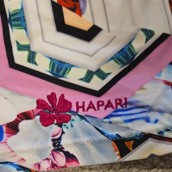 Cropped Rash Guard For Swimming - Picture 2 of 2